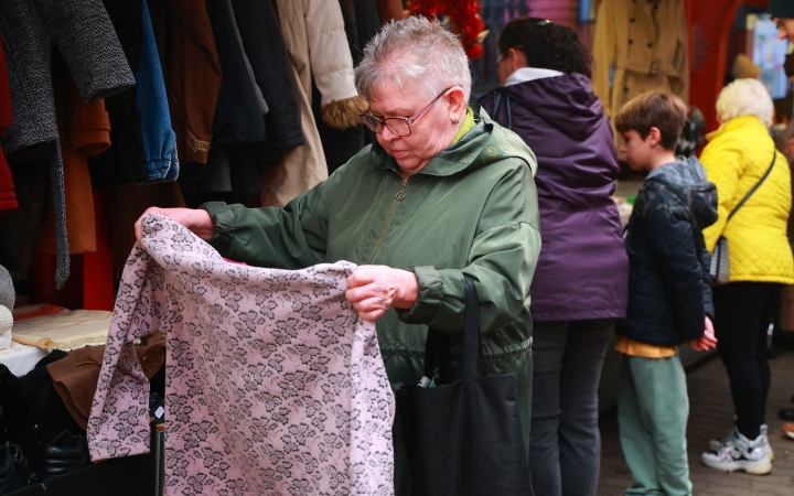 Ünnepi kínálat az évzáró ABolhapiacon - fotó: 