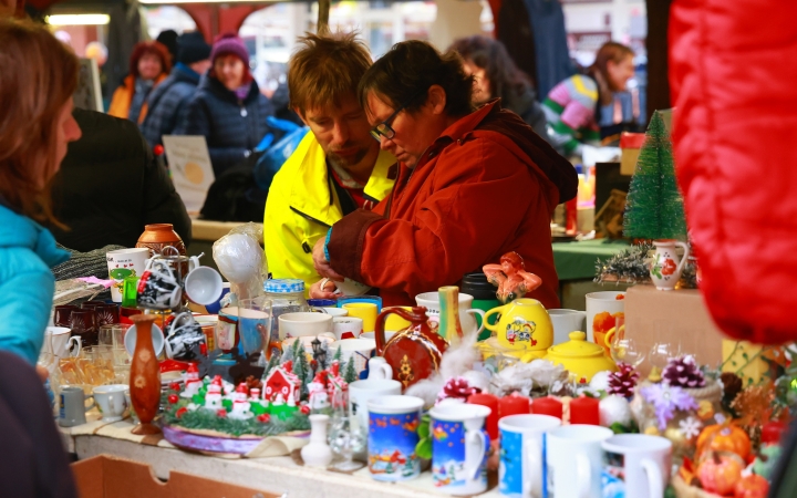 Ünnepi kínálat az évzáró ABolhapiacon - fotó: 