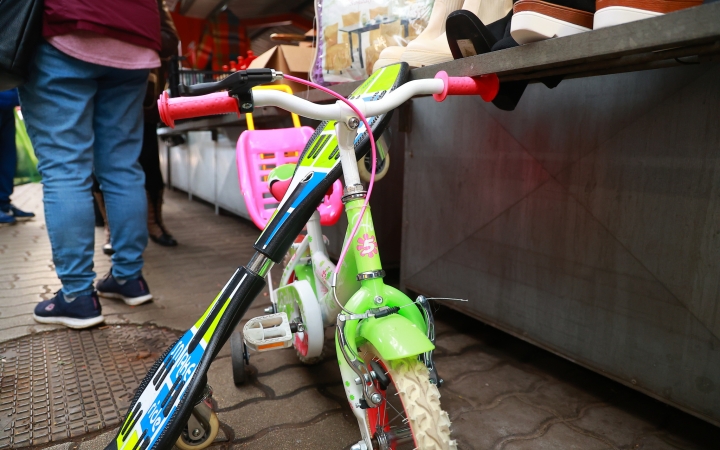 Ünnepi kínálat az évzáró ABolhapiacon - fotó: 