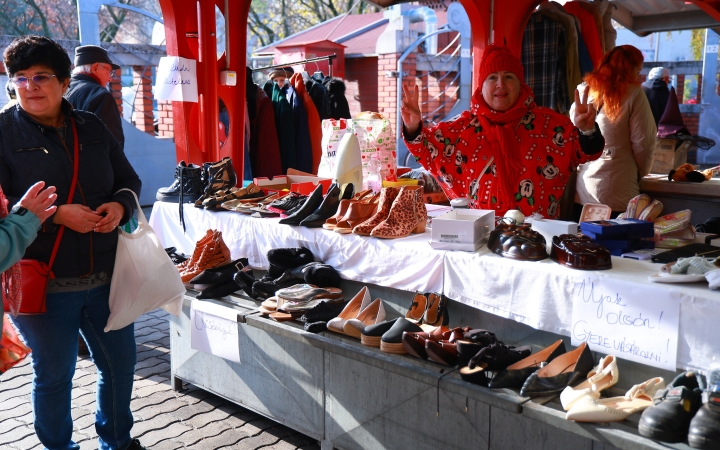 Ünnepi kínálat az évzáró ABolhapiacon - fotó: 