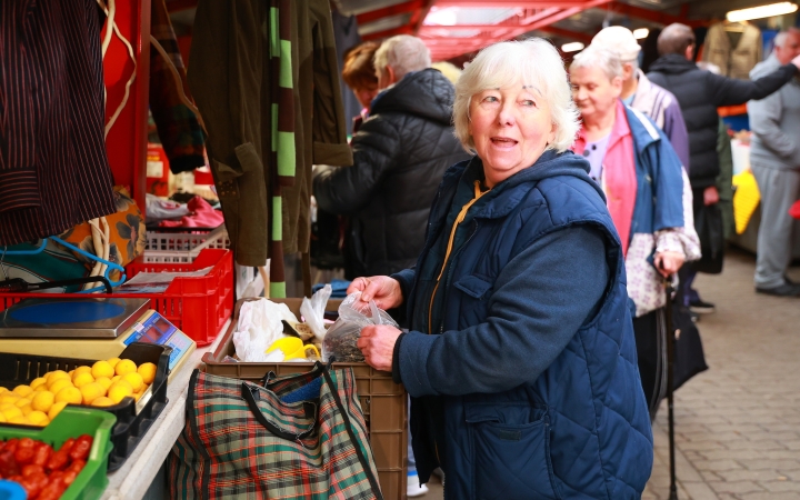 Ünnepi kínálat az évzáró ABolhapiacon - fotó: 
