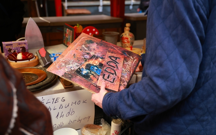 Ünnepi kínálat az évzáró ABolhapiacon - fotó: 