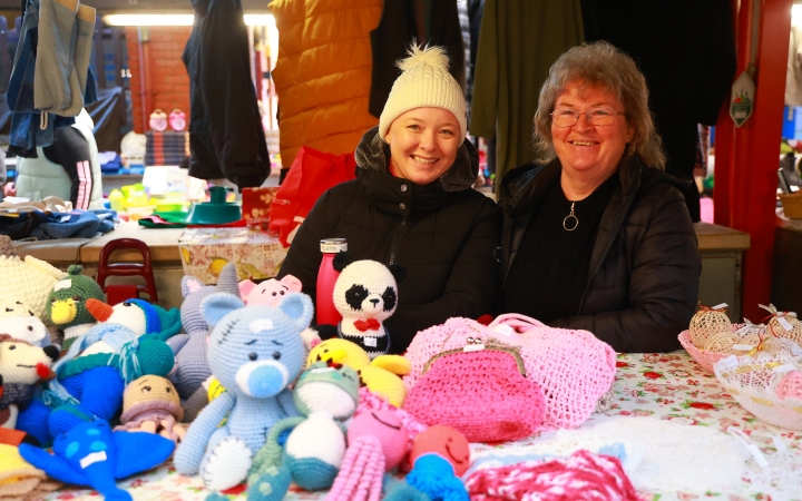 Ünnepi kínálat az évzáró ABolhapiacon - fotó: 