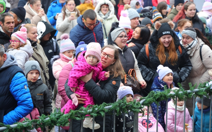 Az igazi Mikulás Dunaújvárosban - fotó: Az igazi Mikulás Dunaújvárosban - fotó: