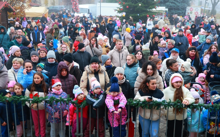 Az igazi Mikulás Dunaújvárosban - fotó: Az igazi Mikulás Dunaújvárosban - fotó: