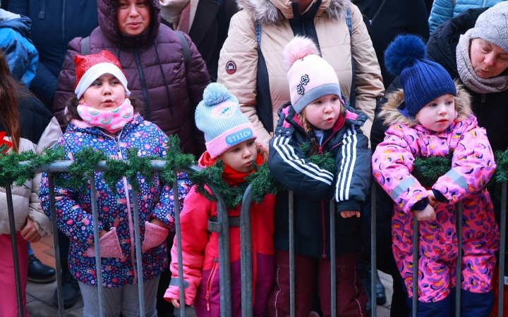 Az igazi Mikulás Dunaújvárosban - fotó: Az igazi Mikulás Dunaújvárosban - fotó: