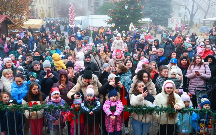 Az igazi Mikulás Dunaújvárosban - fotó: Az igazi Mikulás Dunaújvárosban - fotó: