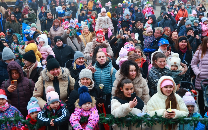Az igazi Mikulás Dunaújvárosban - fotó: Az igazi Mikulás Dunaújvárosban - fotó: