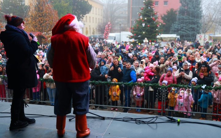 Az igazi Mikulás Dunaújvárosban - fotó: Az igazi Mikulás Dunaújvárosban - fotó: