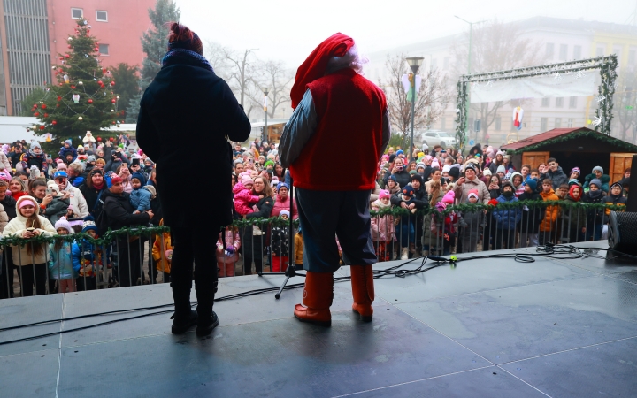 Az igazi Mikulás Dunaújvárosban - fotó: Az igazi Mikulás Dunaújvárosban - fotó: