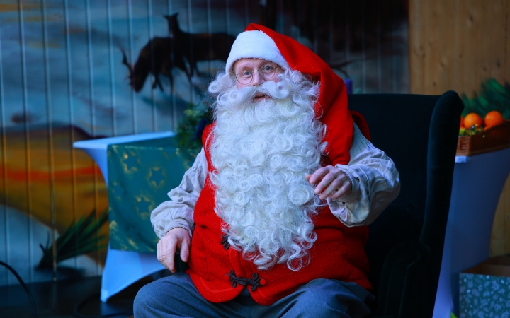 Az igazi Mikulás Dunaújvárosban - fotó: Az igazi Mikulás Dunaújvárosban - fotó: