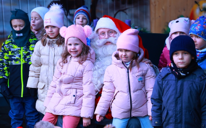 Az igazi Mikulás Dunaújvárosban - fotó: Az igazi Mikulás Dunaújvárosban - fotó: