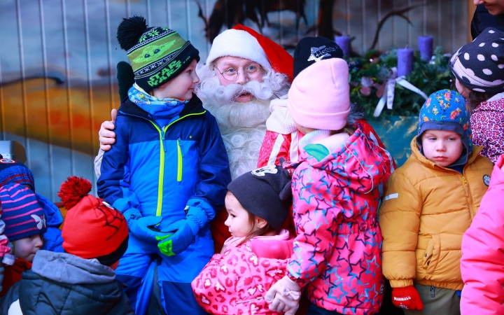 Az igazi Mikulás Dunaújvárosban - fotó: Az igazi Mikulás Dunaújvárosban - fotó: