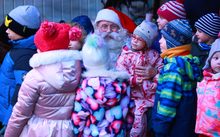 Az igazi Mikulás Dunaújvárosban - fotó: Az igazi Mikulás Dunaújvárosban - fotó: