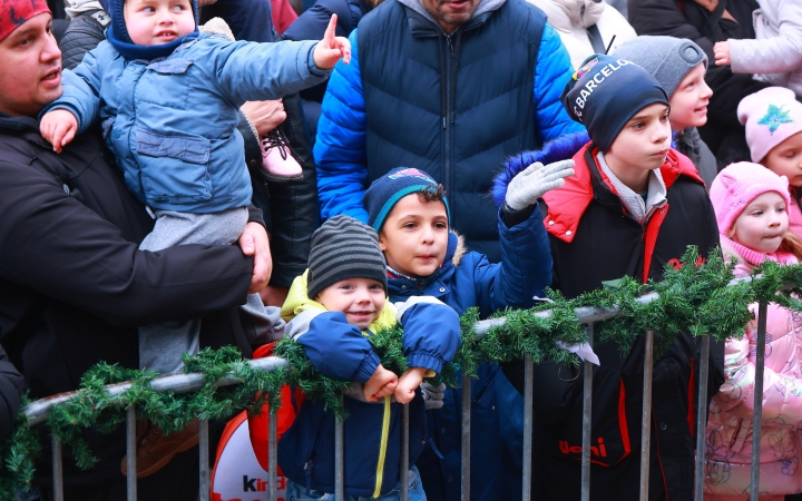 Az igazi Mikulás Dunaújvárosban - fotó: Az igazi Mikulás Dunaújvárosban - fotó: