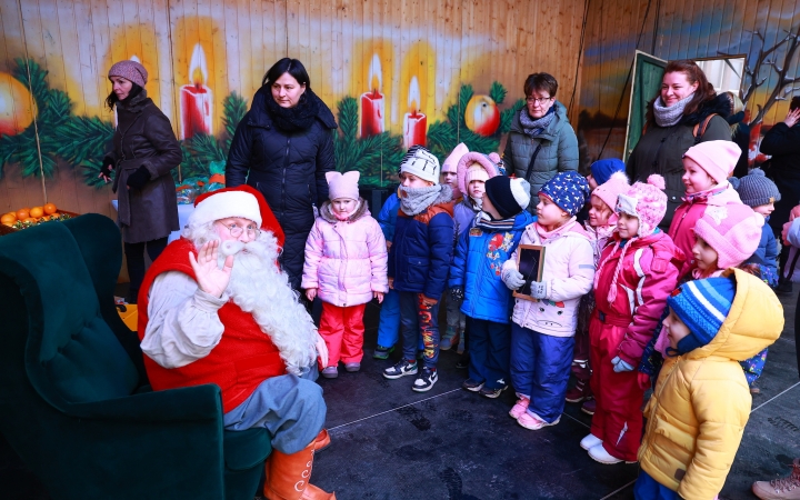 Az igazi Mikulás Dunaújvárosban - fotó: Az igazi Mikulás Dunaújvárosban - fotó: