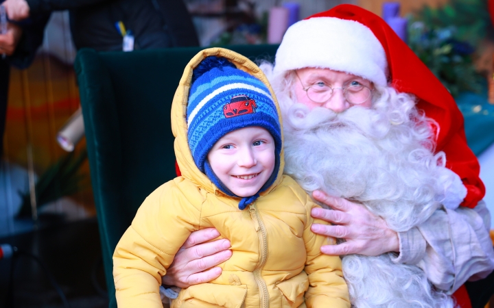 Az igazi Mikulás Dunaújvárosban - fotó: Az igazi Mikulás Dunaújvárosban - fotó: