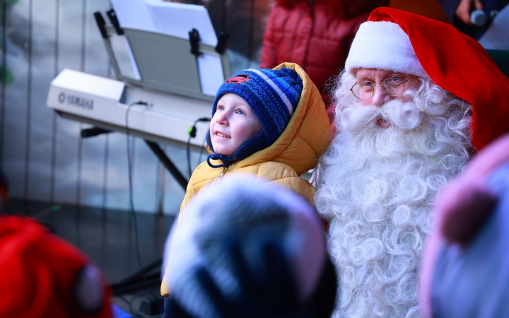 Az igazi Mikulás Dunaújvárosban - fotó: Az igazi Mikulás Dunaújvárosban - fotó: