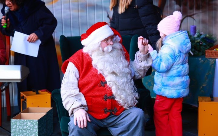 Az igazi Mikulás Dunaújvárosban - fotó: Az igazi Mikulás Dunaújvárosban - fotó: