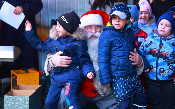 Az igazi Mikulás Dunaújvárosban - fotó: Az igazi Mikulás Dunaújvárosban - fotó: