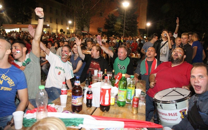 Magyarország - Románia Eb-selejtező a Városháza téren - fotó: Sándor Judit