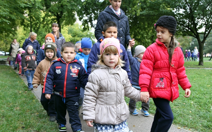 A Napsugár ovisok szüreti felvonulása - fotó: Sándor Judit