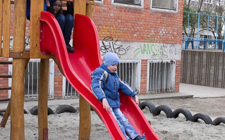 Játszótér a Petőfiben - fotó: Ónodi Zoltán