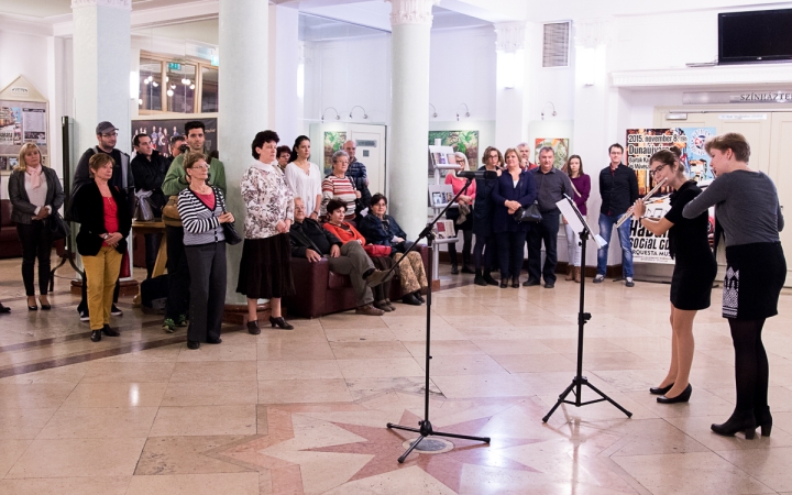 Füves képek a Bartók aulájában - fotó: Ónodi Zoltán