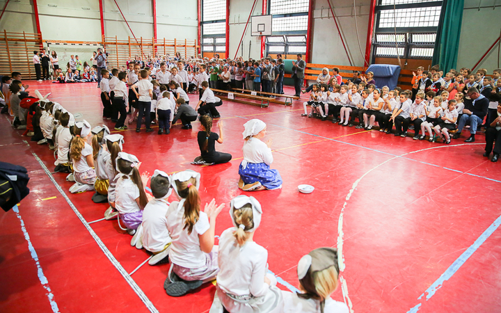 Elsősavató a Dózsa iskolában - fotó: Ónodi Zoltán