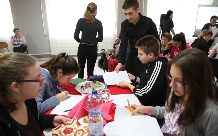 Kereskedelmi iskola - Diákcsalogató a Fészekben - fotó: Ónodi Zoltán