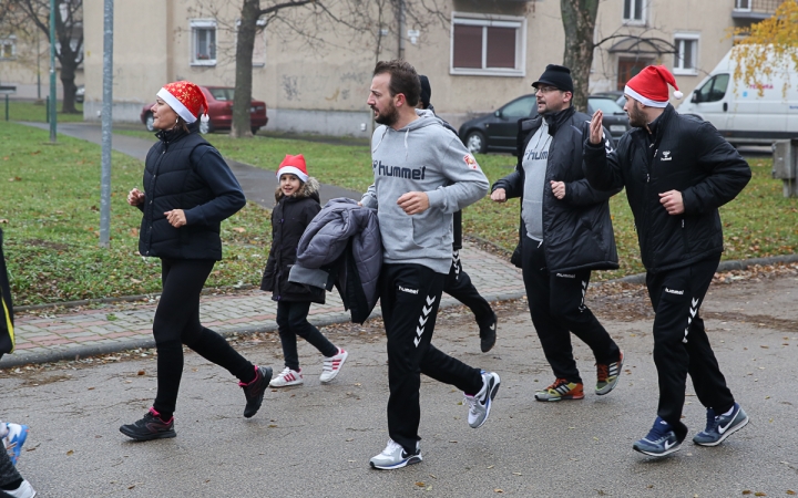 Mikulásfutás a Mentőszolgálatért - fotó: Ónodi Zoltán