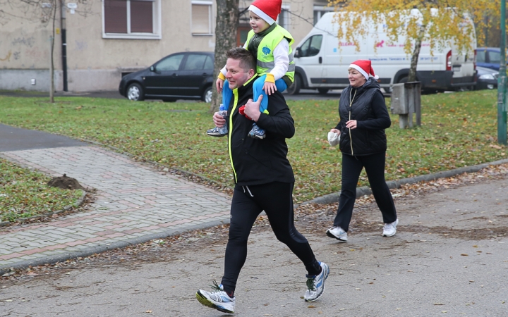 Mikulásfutás a Mentőszolgálatért - fotó: Ónodi Zoltán