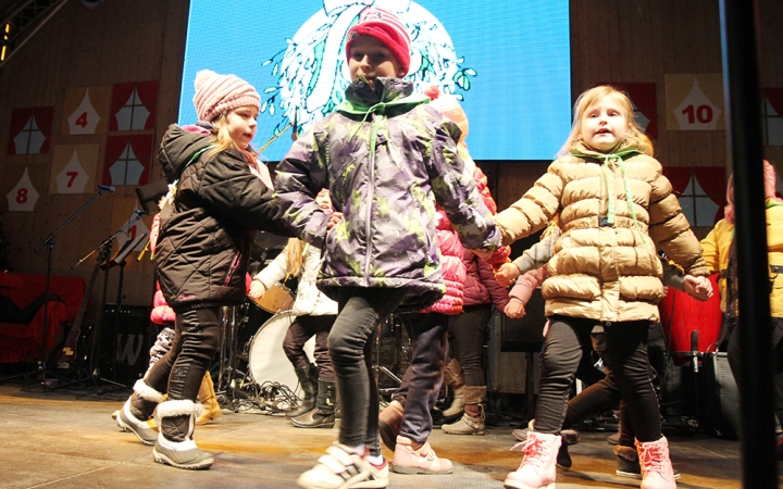 Adventi Forgatag - Nyitónap - fotó: Sándor Judit