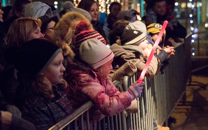 Adventi forgatag a főtéren - fotó: Ónodi Zoltán