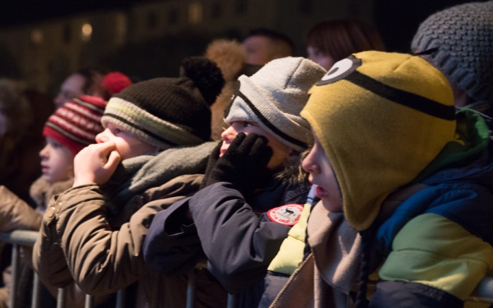 Adventi forgatag a főtéren - fotó: Ónodi Zoltán