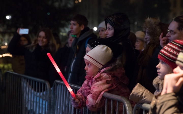 Adventi forgatag a főtéren - fotó: Ónodi Zoltán