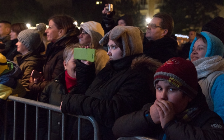 Adventi forgatag a főtéren - fotó: Ónodi Zoltán