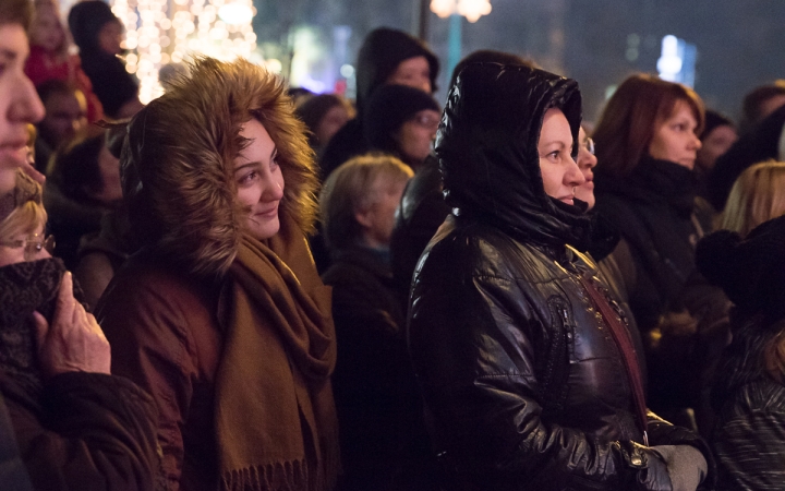 Adventi forgatag a főtéren - fotó: Ónodi Zoltán