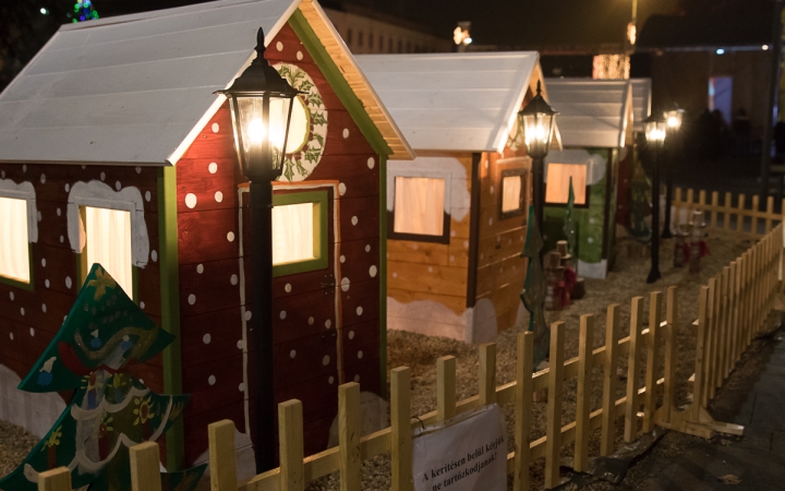 Adventi forgatag a főtéren - fotó: Ónodi Zoltán