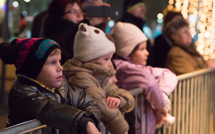 Adventi forgatag a főtéren - fotó: Ónodi Zoltán