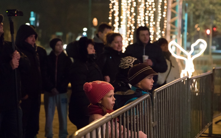 Adventi forgatag a főtéren - fotó: Ónodi Zoltán