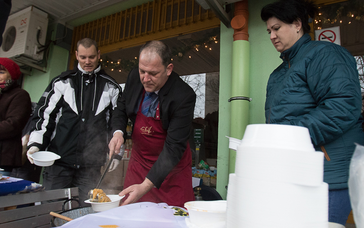 Aranyvasárnap - Advent és Ételosztás a Rómain - fotó: Ónodi Zoltán