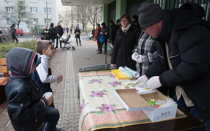 Aranyvasárnap - Advent és Ételosztás a Rómain - fotó: Ónodi Zoltán