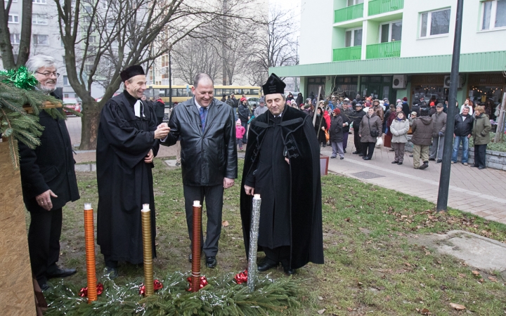 Aranyvasárnap - Advent és Ételosztás a Rómain - fotó: Ónodi Zoltán