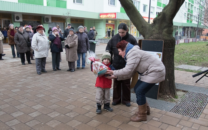Aranyvasárnap - Advent és Ételosztás a Rómain - fotó: Ónodi Zoltán