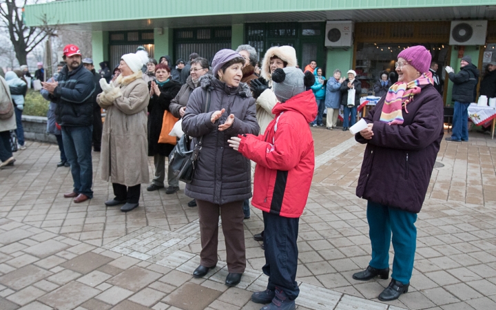 Aranyvasárnap - Advent és Ételosztás a Rómain - fotó: Ónodi Zoltán
