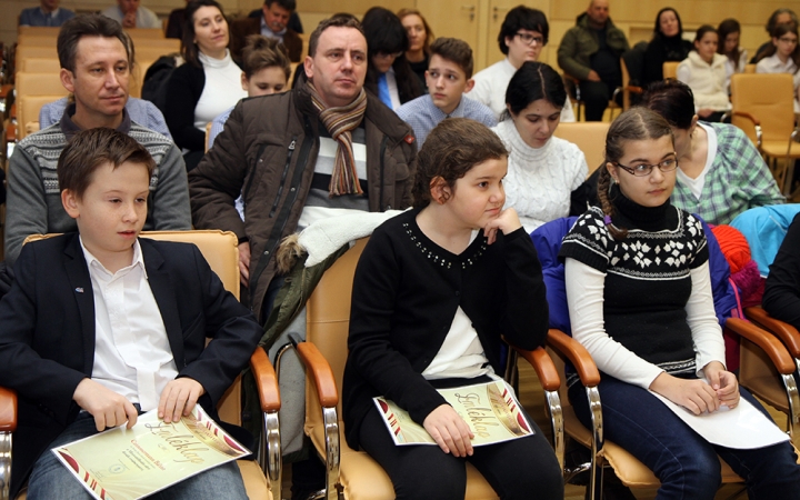 A hónap diákjainak köszöntése - fotó: Sándor Judit