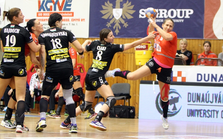 Kézilabda: DKKA – FKC 28-26 - fotó: Sándor Judit