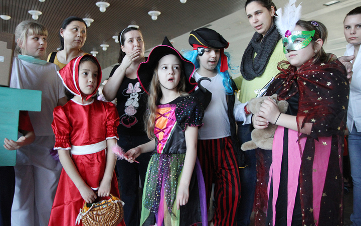 Tavaszköszöntés az uszodában - fotó: Sándor Judit