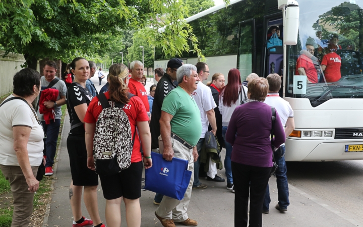 Elindultak a DKKA szurkolók Veszprémbe - fotó: Ónodi Zoltán